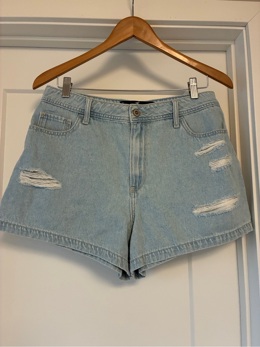 Hollister Ultra High-Rise ‘80’s Mom Short 3”